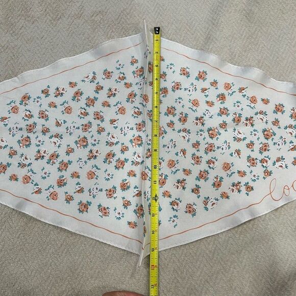 NWT Coach Tea Rose Print Silk Diamond Scarf - Picture 6 of 8